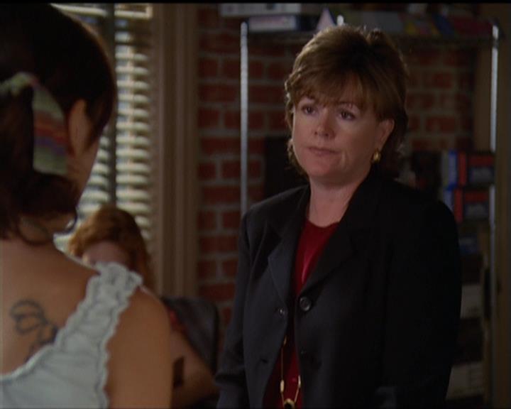 Charmed-Online_dot_net-5x03SirensSong0563.jpg