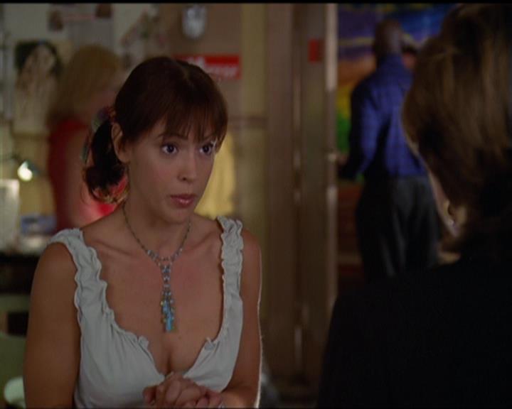 Charmed-Online_dot_net-5x03SirensSong0568.jpg