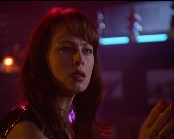 Charmed-Online_dot_net-5x03SirensSong0631.jpg