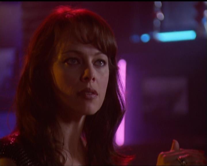 Charmed-Online_dot_net-5x03SirensSong0635.jpg