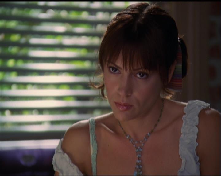 Charmed-Online_dot_net-5x03SirensSong0656.jpg
