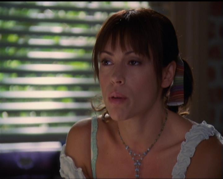 Charmed-Online_dot_net-5x03SirensSong0707.jpg Charmed-Online_dot_net-5x03SirensSong0707.jpg