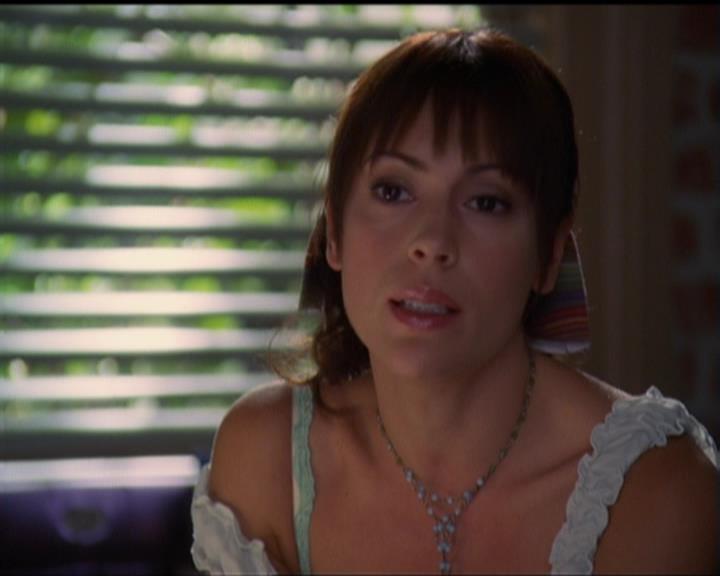 Charmed-Online_dot_net-5x03SirensSong0708.jpg