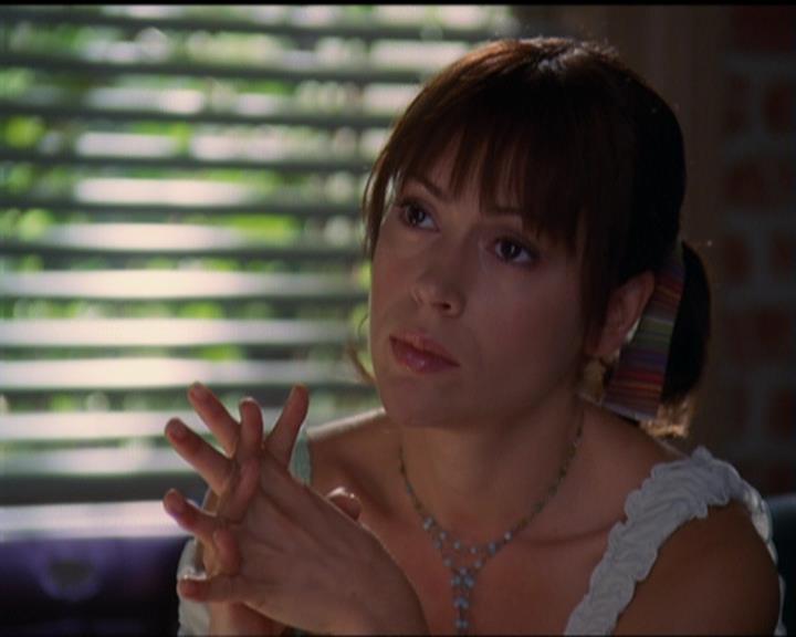 Charmed-Online_dot_net-5x03SirensSong0752.jpg