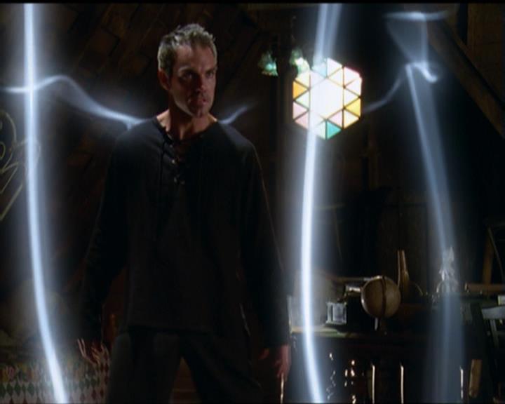 Charmed-Online_dot_net-5x03SirensSong0764.jpg