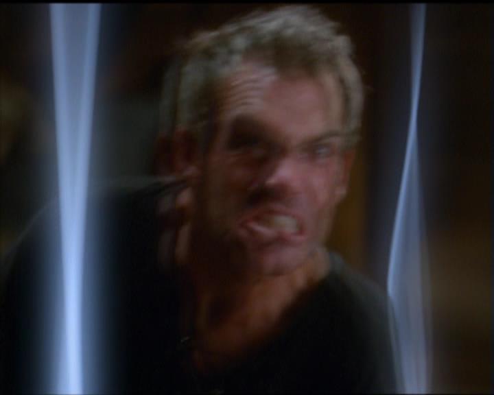 Charmed-Online_dot_net-5x03SirensSong0768.jpg