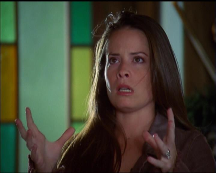 Charmed-Online_dot_net-5x03SirensSong0807.jpg