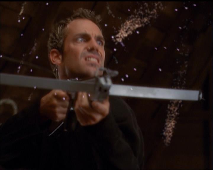 Charmed-Online_dot_net-5x03SirensSong0808.jpg