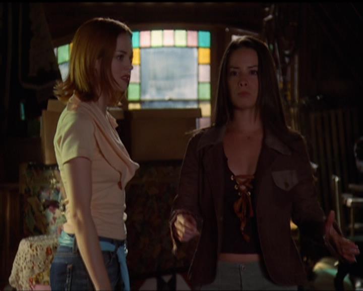 Charmed-Online_dot_net-5x03SirensSong0929.jpg