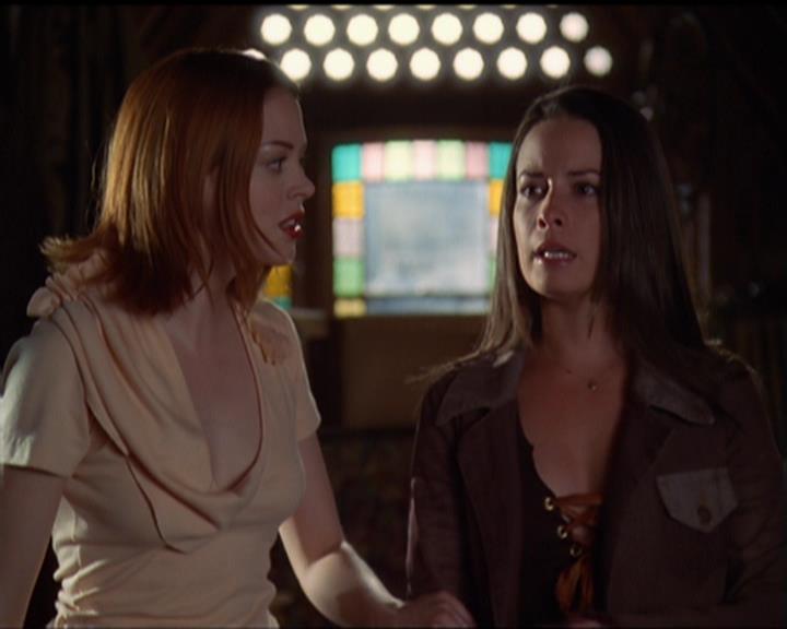 Charmed-Online_dot_net-5x03SirensSong0936.jpg