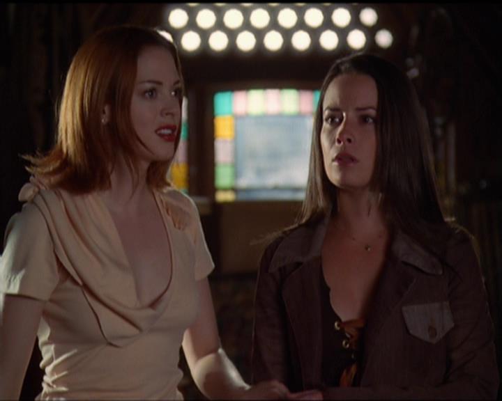 Charmed-Online_dot_net-5x03SirensSong0937.jpg