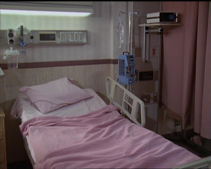 Charmed-Online_dot_net-5x03SirensSong0952.jpg