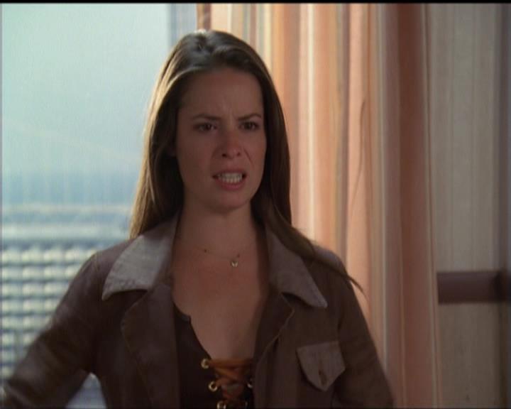 Charmed-Online_dot_net-5x03SirensSong0954.jpg