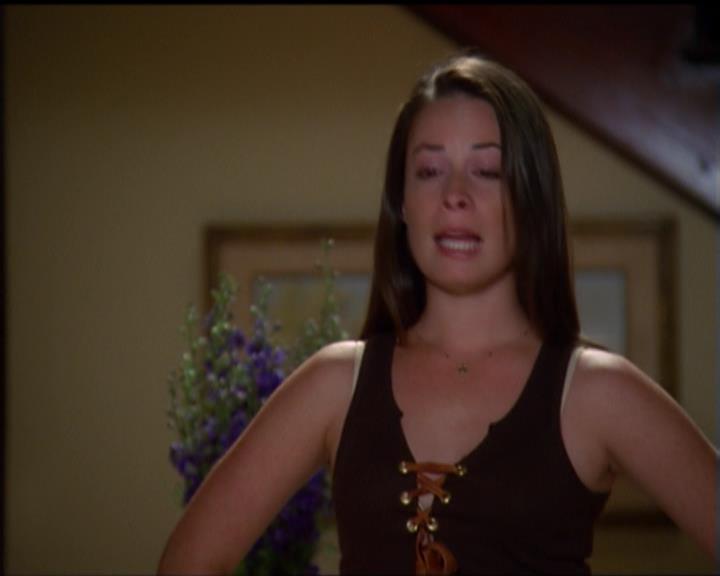 Charmed-Online_dot_net-5x03SirensSong1003.jpg