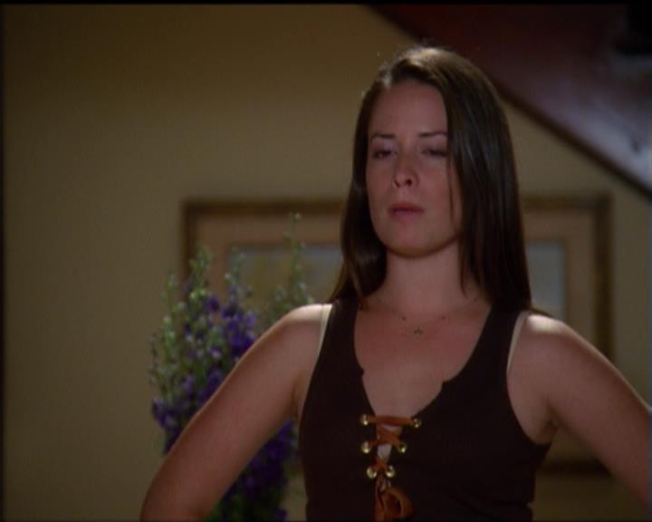 Charmed-Online_dot_net-5x03SirensSong1004.jpg