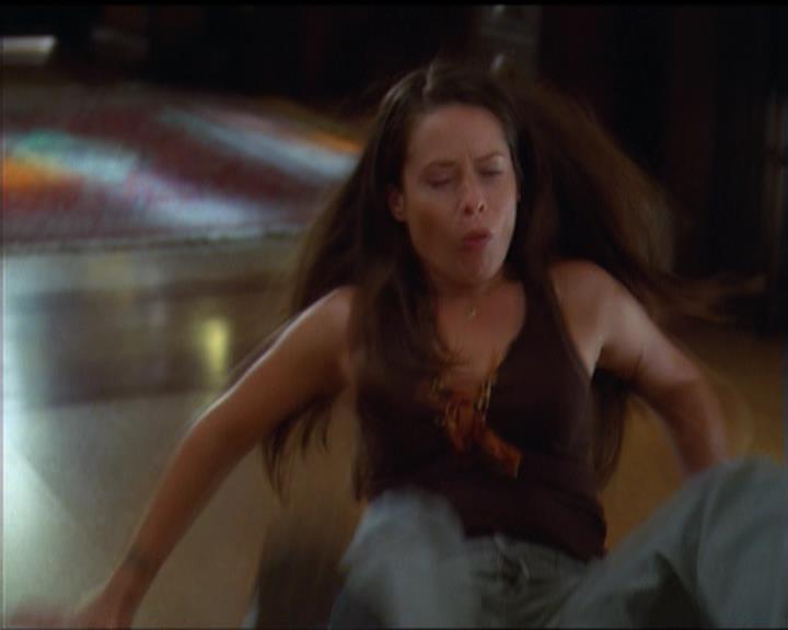 Charmed-Online_dot_net-5x03SirensSong1095.jpg