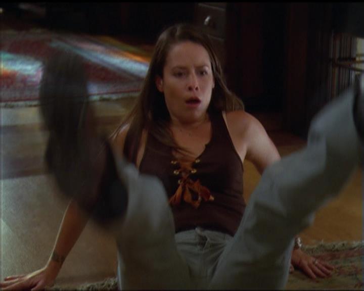 Charmed-Online_dot_net-5x03SirensSong1096.jpg