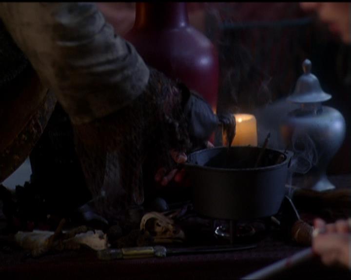 Charmed-Online_dot_net-5x03SirensSong1134.jpg