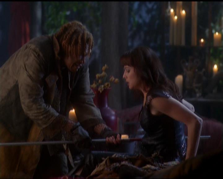 Charmed-Online_dot_net-5x03SirensSong1160.jpg