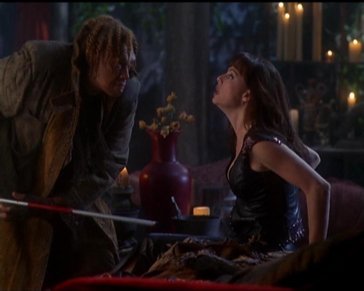Charmed-Online_dot_net-5x03SirensSong1162.jpg