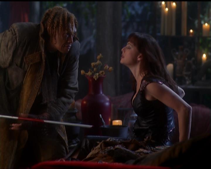 Charmed-Online_dot_net-5x03SirensSong1163.jpg