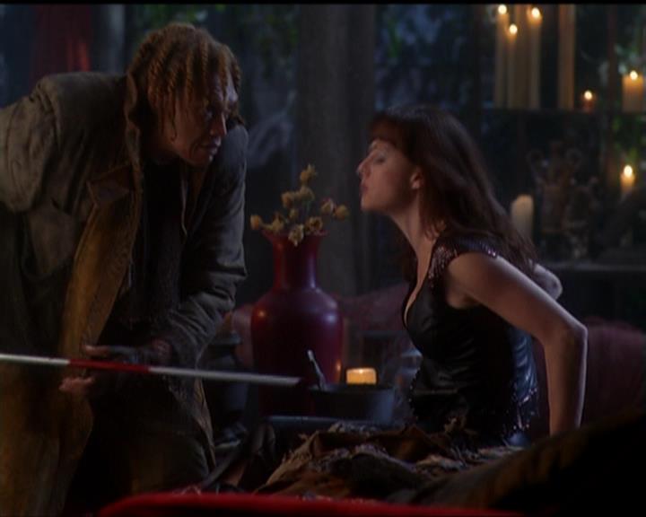 Charmed-Online_dot_net-5x03SirensSong1164.jpg