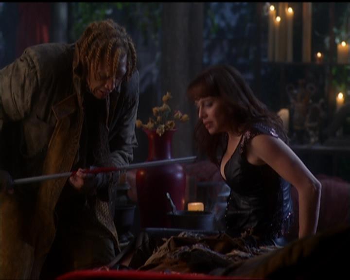 Charmed-Online_dot_net-5x03SirensSong1171.jpg