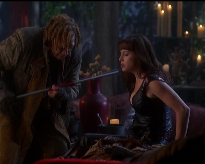 Charmed-Online_dot_net-5x03SirensSong1173.jpg