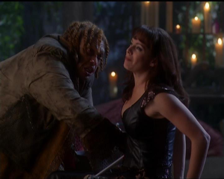 Charmed-Online_dot_net-5x03SirensSong1186.jpg