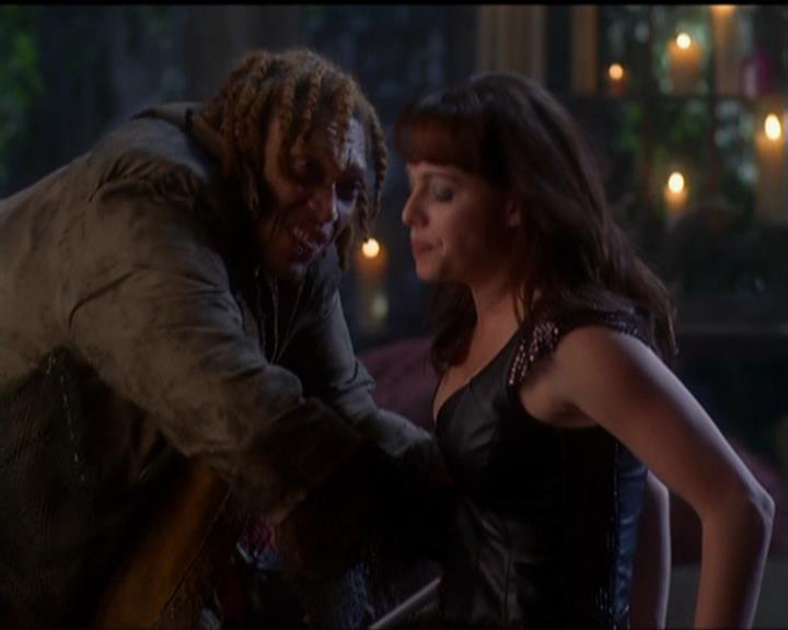 Charmed-Online_dot_net-5x03SirensSong1188.jpg