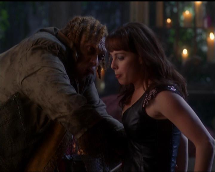 Charmed-Online_dot_net-5x03SirensSong1192.jpg