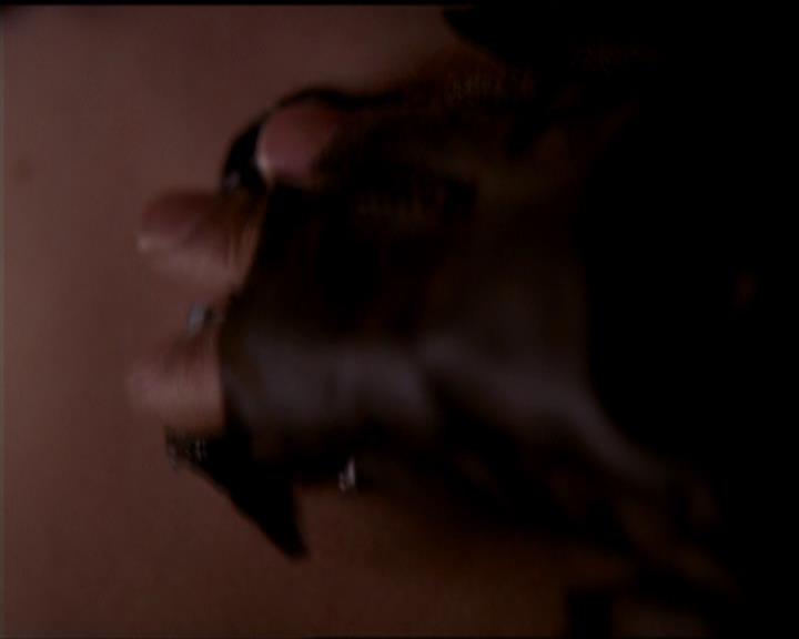 Charmed-Online_dot_net-5x03SirensSong1199.jpg