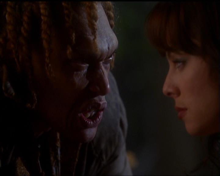 Charmed-Online_dot_net-5x03SirensSong1208.jpg