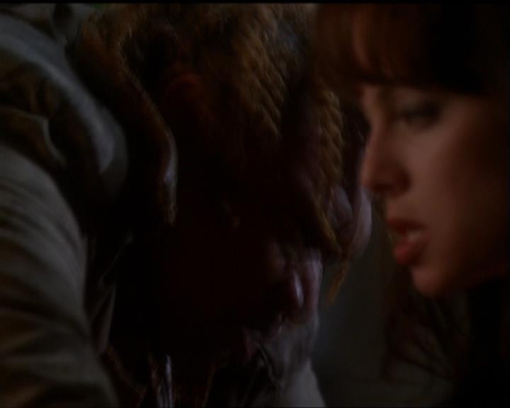Charmed-Online_dot_net-5x03SirensSong1220.jpg