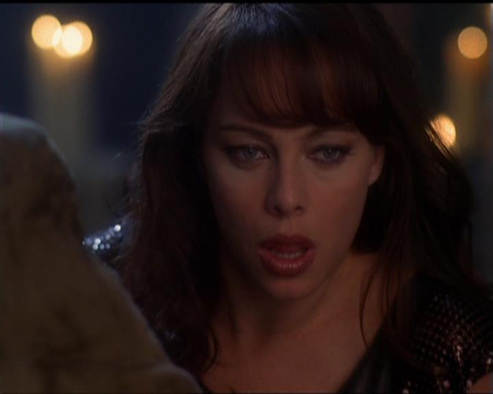 Charmed-Online_dot_net-5x03SirensSong1226.jpg