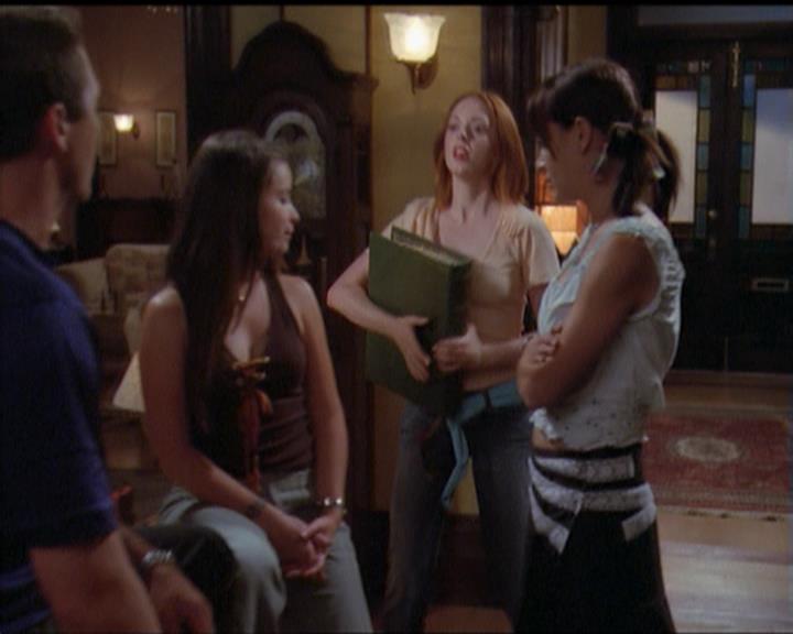 Charmed-Online_dot_net-5x03SirensSong1317.jpg