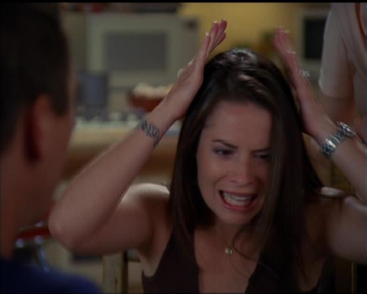 Charmed-Online_dot_net-5x03SirensSong1488.jpg