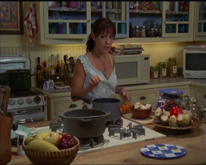 Charmed-Online_dot_net-5x03SirensSong1503.jpg