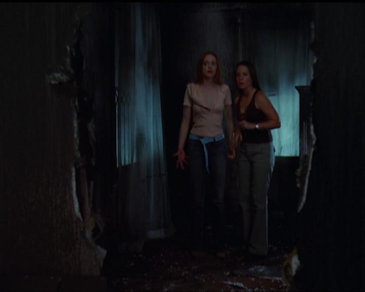 Charmed-Online_dot_net-5x03SirensSong1510.jpg Charmed-Online_dot_net-5x03SirensSong1510.jpg