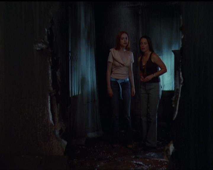 Charmed-Online_dot_net-5x03SirensSong1512.jpg