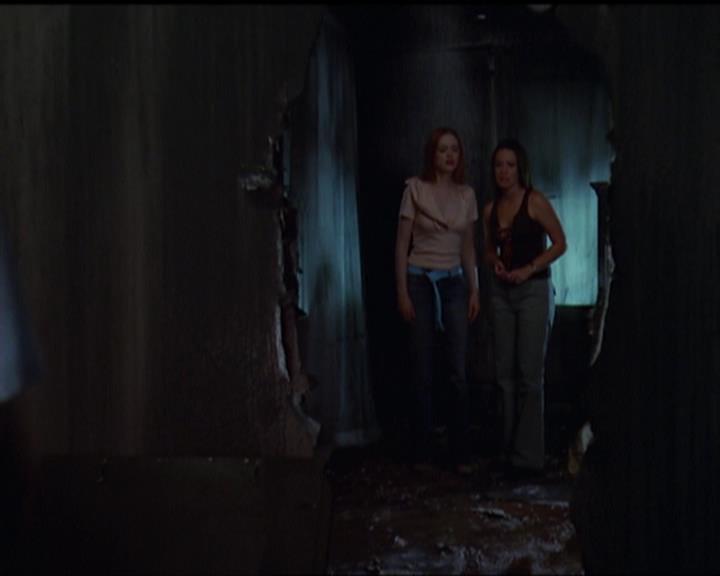 Charmed-Online_dot_net-5x03SirensSong1516.jpg