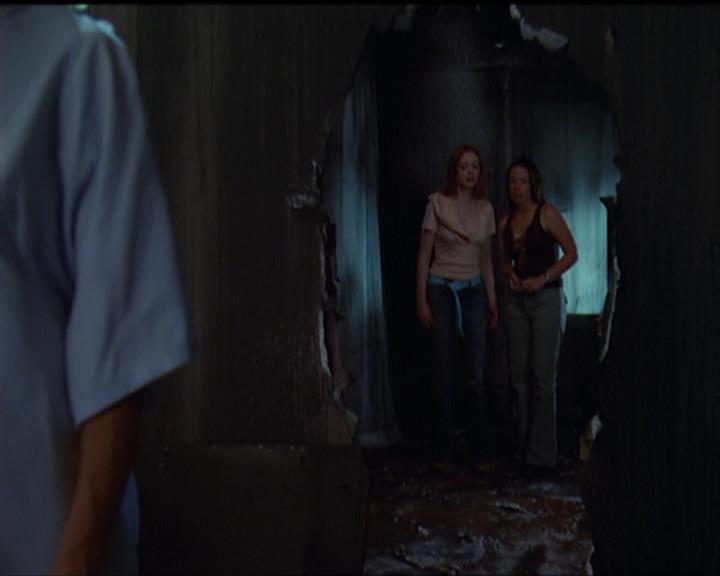 Charmed-Online_dot_net-5x03SirensSong1518.jpg