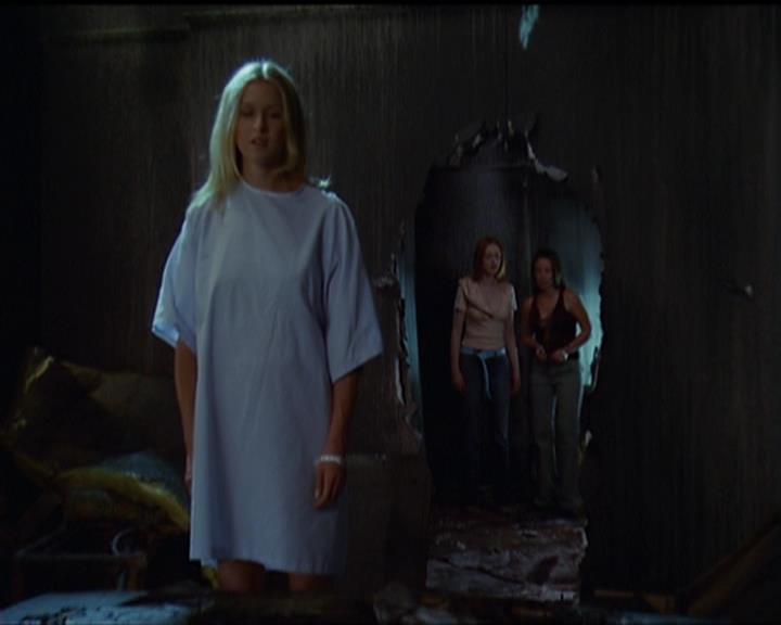 Charmed-Online_dot_net-5x03SirensSong1526.jpg