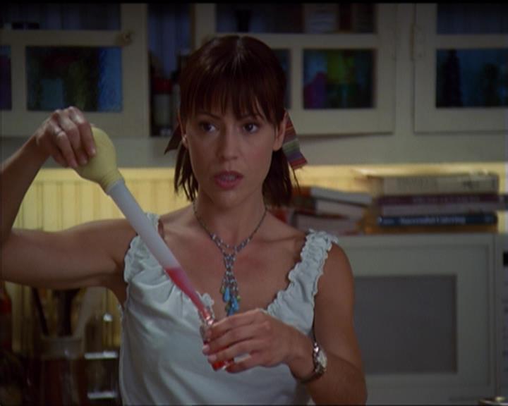 Charmed-Online_dot_net-5x03SirensSong1633.jpg