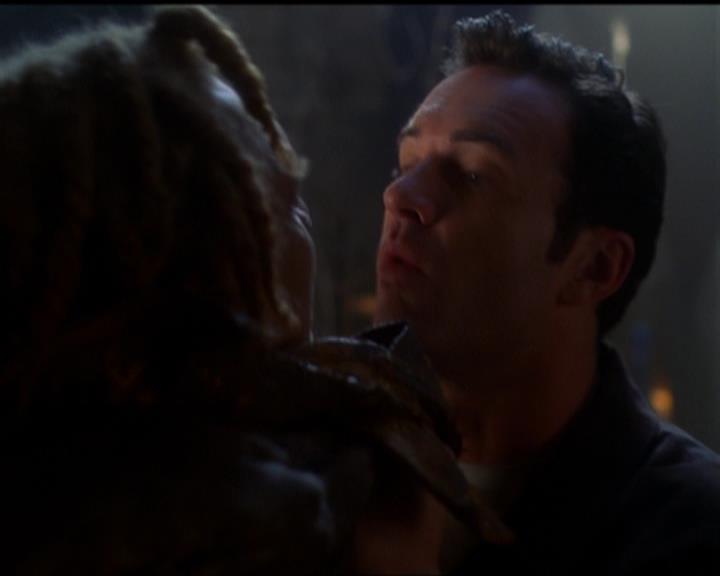 Charmed-Online_dot_net-5x03SirensSong1670.jpg