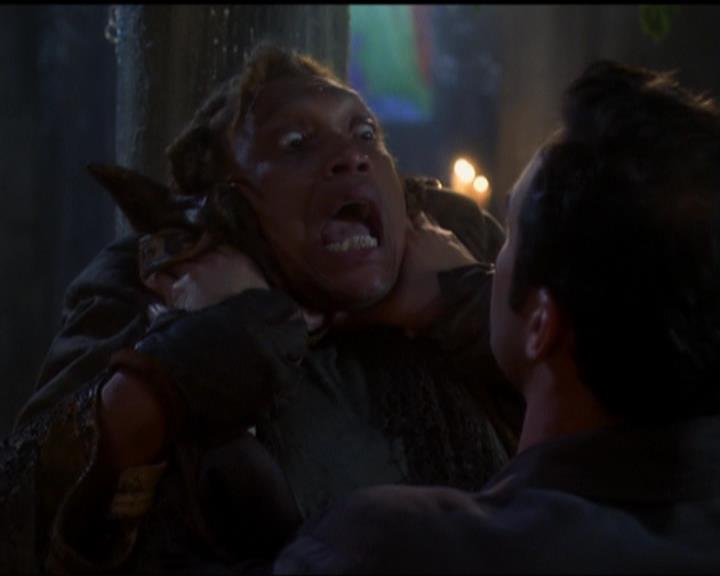 Charmed-Online_dot_net-5x03SirensSong1677.jpg