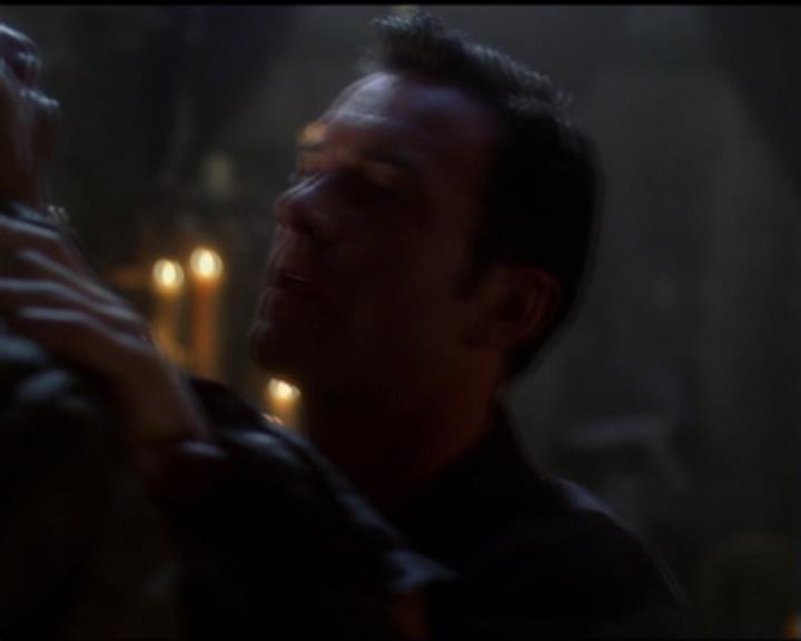 Charmed-Online_dot_net-5x03SirensSong1679.jpg
