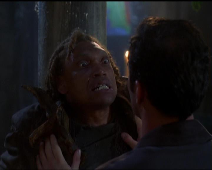 Charmed-Online_dot_net-5x03SirensSong1683.jpg