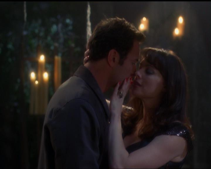 Charmed-Online_dot_net-5x03SirensSong1708.jpg