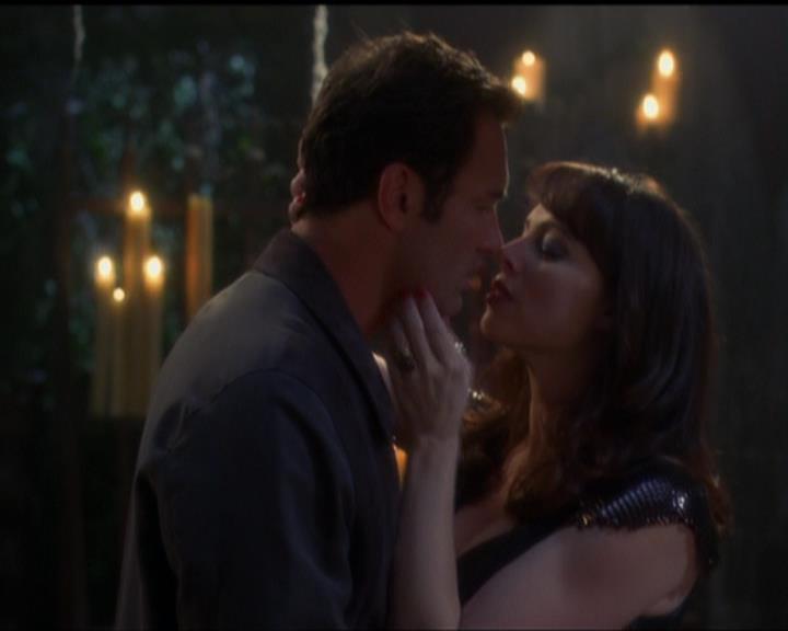 Charmed-Online_dot_net-5x03SirensSong1710.jpg